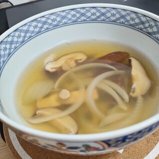 椎茸の出汁を使って！中華スープ！